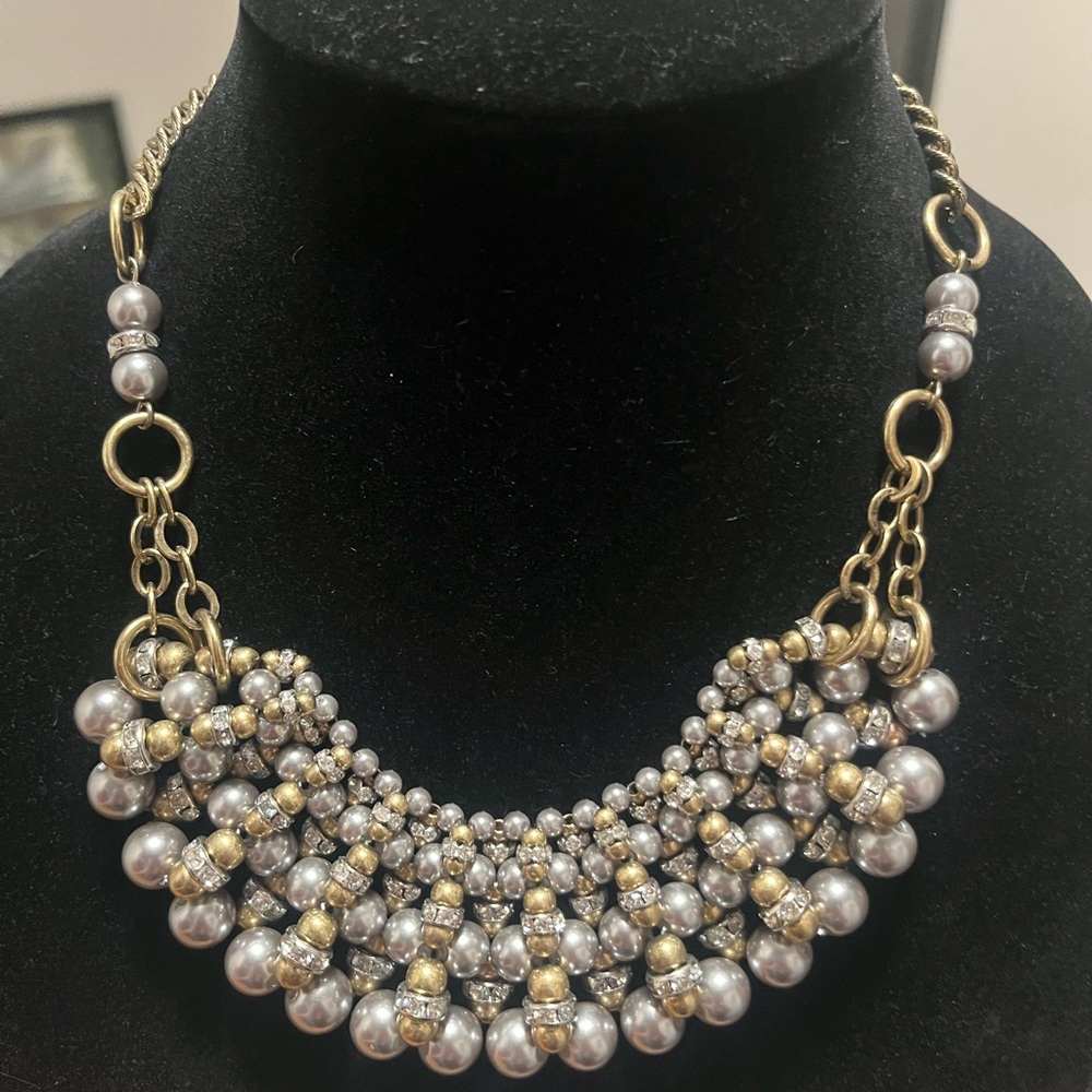 Gold and Silver Pearl Necklace - Picture 3 of 4